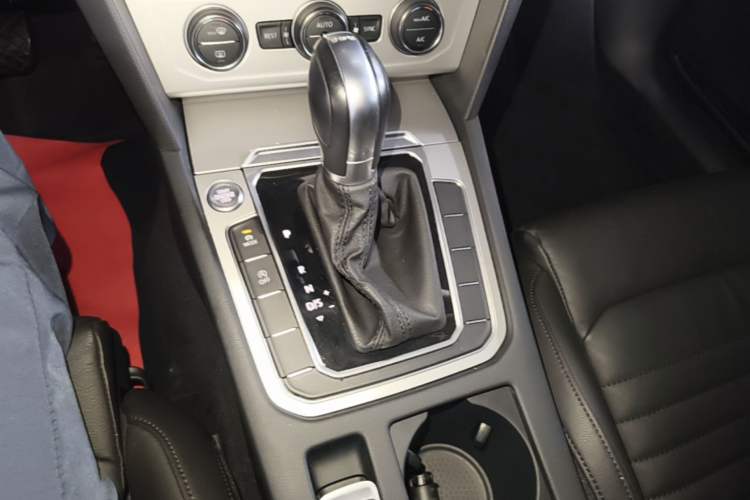 Used Volkswagen Variant 2018 380TSI Two-Wheel Drive Comfort Edition Gear Lever
