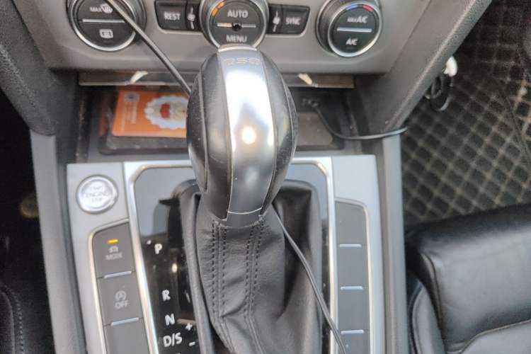 Used Volkswagen Variant 2018 380TSI Four-Wheel Drive Trail Edition Gear Lever