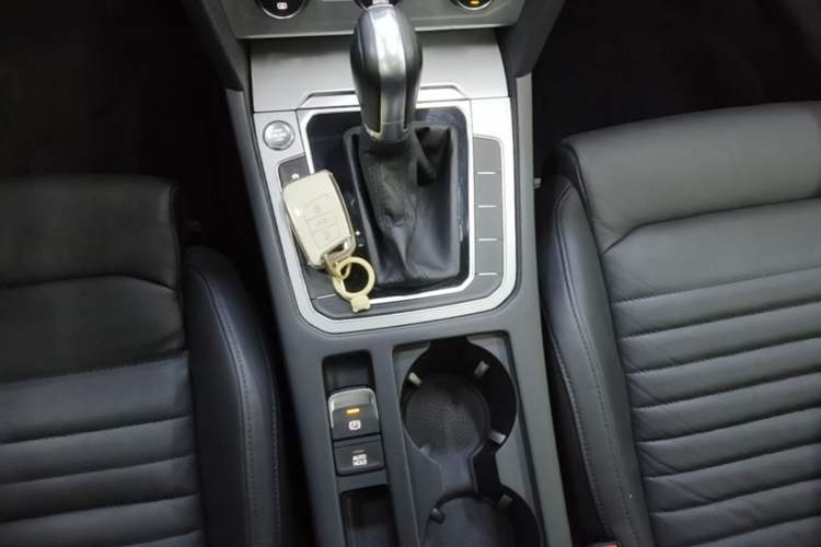 Used Volkswagen Variant 2018 380TSI Two-Wheel Drive Comfort Edition Gear Lever