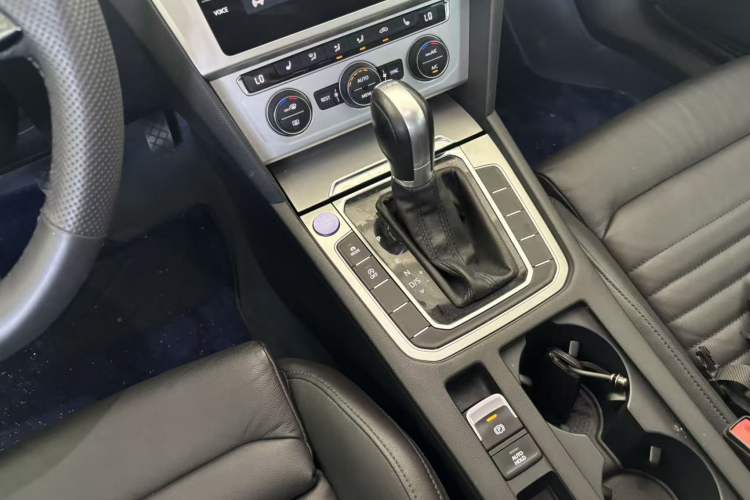 Used Volkswagen Variant 2018 380TSI Two-Wheel Drive Comfort Edition Gear Lever