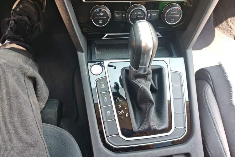 Used Volkswagen Variant 2018 380TSI Two-Wheel Drive Comfort Edition Gear Lever