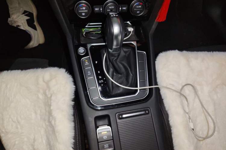 Used Volkswagen Variant 2018 380TSI Two-Wheel Drive Comfort Edition Gear Lever