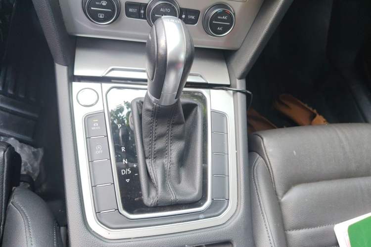 Used Volkswagen Variant 2018 380TSI Two-Wheel Drive Comfort Edition Gear Lever
