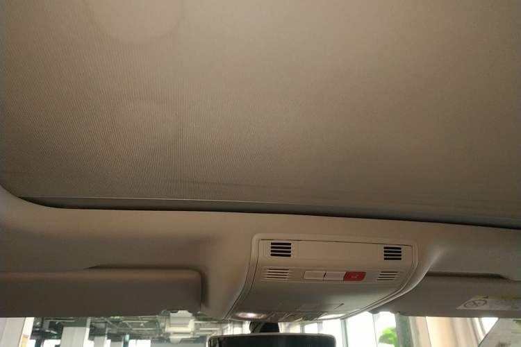 Used Volkswagen Variant 2018 380TSI Two-Wheel Drive Comfort Edition Headliner