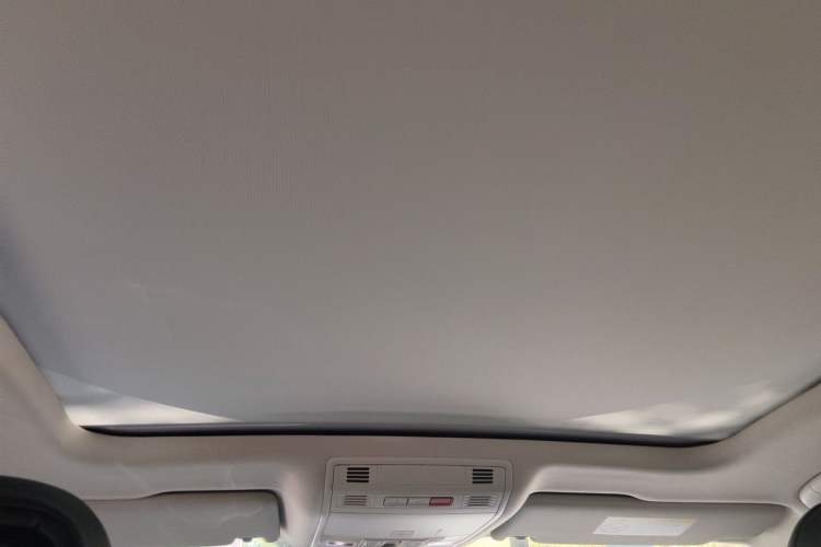 Used Volkswagen Variant 2018 380TSI Two-Wheel Drive Comfort Edition Headliner