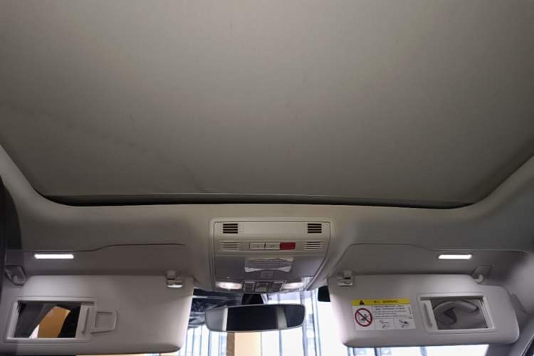Used Volkswagen Variant 2018 380TSI Two-Wheel Drive Comfort Edition Headliner
