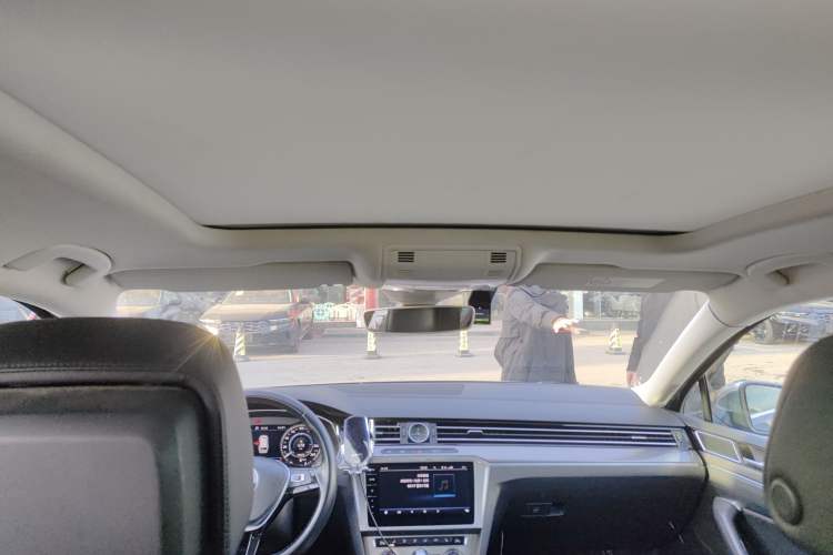 Used Volkswagen Variant 2018 380TSI Four-Wheel Drive Trail Edition Headliner