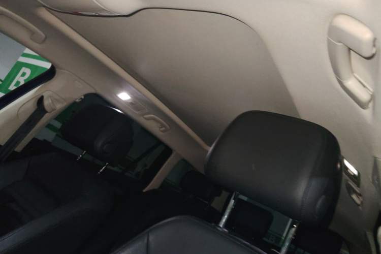 Used Volkswagen Variant 2018 380TSI Two-Wheel Drive Comfort Edition Headliner