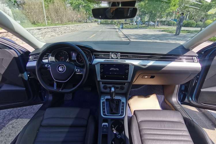Used Volkswagen Variant 2018 380TSI Two-Wheel Drive Comfort Edition Interior 1