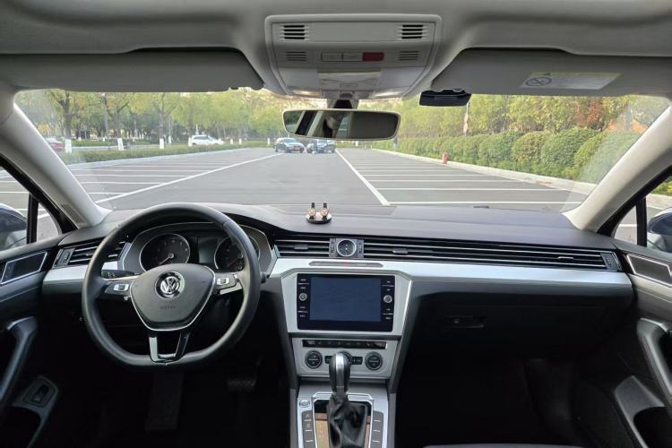 Used Volkswagen Variant 2018 380TSI Two-Wheel Drive Comfort Edition Interior 1