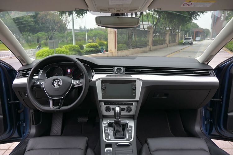 Used Volkswagen Variant 2018 380TSI Two-Wheel Drive Comfort Edition Interior 1