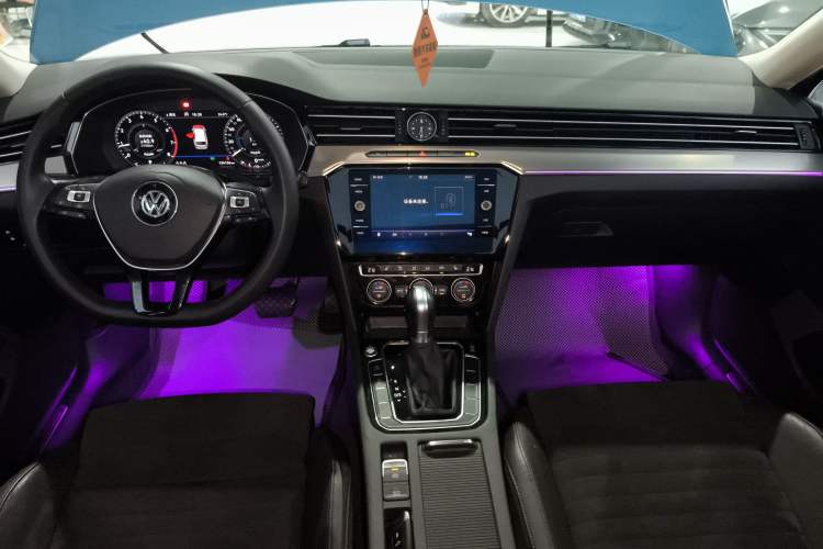 Used Volkswagen Variant 2018 380TSI Two-Wheel Drive Comfort Edition Interior 2
