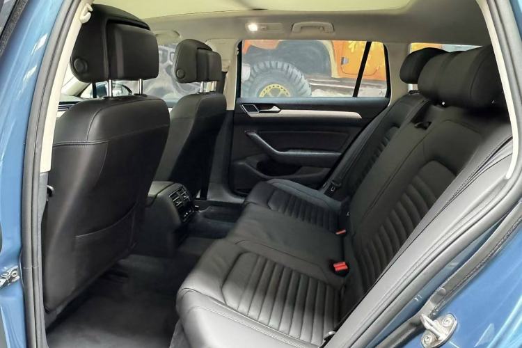 Used Volkswagen Variant 2018 380TSI Two-Wheel Drive Comfort Edition Interior 3