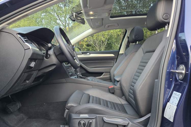 Used Volkswagen Variant 2018 380TSI Two-Wheel Drive Comfort Edition Interior 3