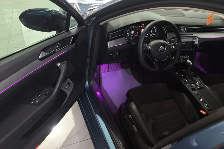 Used Volkswagen Variant 2018 380TSI Two-Wheel Drive Comfort Edition Interior 3