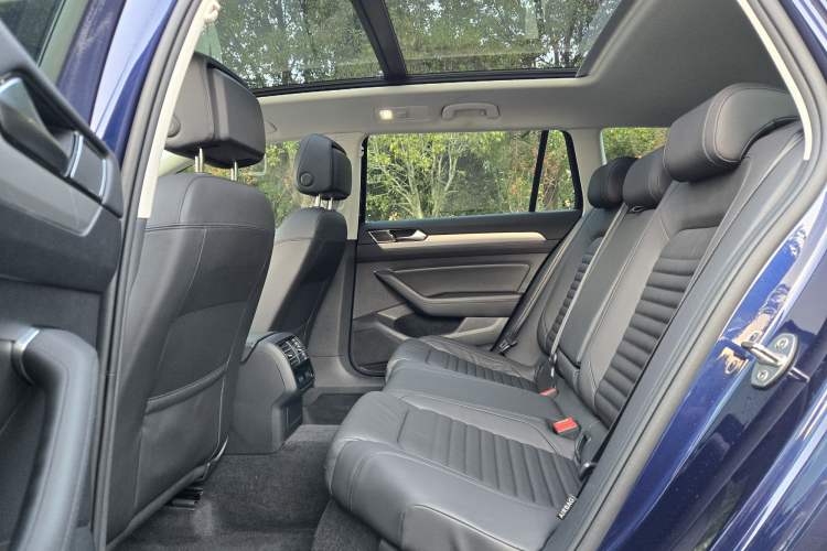 Used Volkswagen Variant 2018 380TSI Two-Wheel Drive Comfort Edition Interior 4