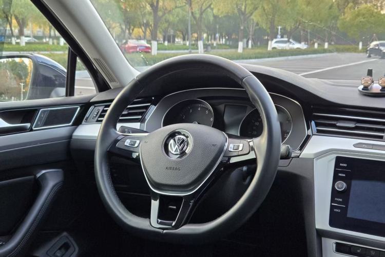 Used Volkswagen Variant 2018 380TSI Two-Wheel Drive Comfort Edition Interior 4