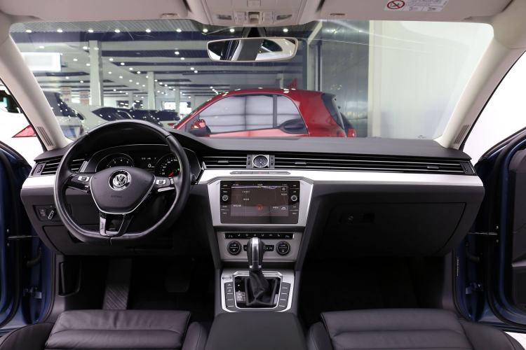 Used Volkswagen Variant 2018 380TSI Two-Wheel Drive Comfort Edition Interior 5