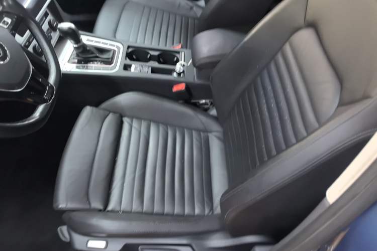 Used Volkswagen Variant 2018 380TSI Two-Wheel Drive Comfort Edition Left Front Seat