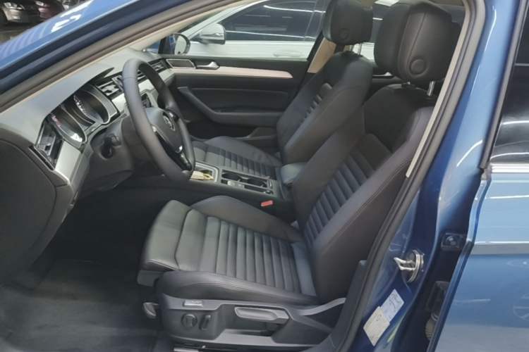 Used Volkswagen Variant 2018 380TSI Two-Wheel Drive Comfort Edition Left Front Seat