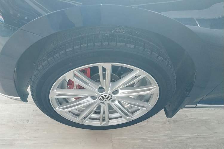 Used Volkswagen Variant 2018 380TSI Two-Wheel Drive Comfort Edition Left Front Wheel Hub