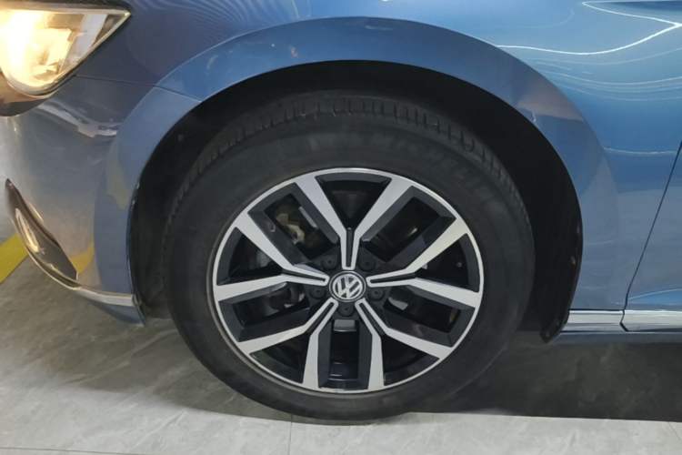 Used Volkswagen Variant 2018 380TSI Two-Wheel Drive Comfort Edition Left Front Wheel Hub