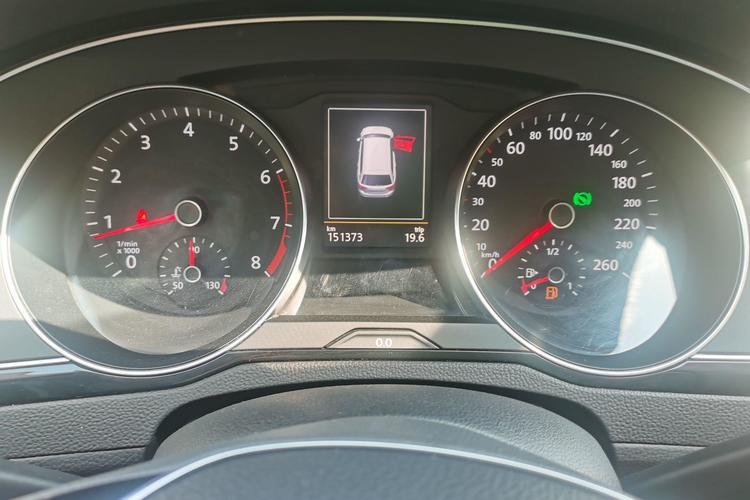 Used Volkswagen Variant 2018 380TSI Two-Wheel Drive Comfort Edition Odometer Close Up