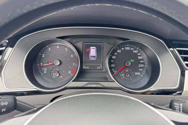 Used Volkswagen Variant 2018 380TSI Two-Wheel Drive Comfort Edition Odometer Close Up