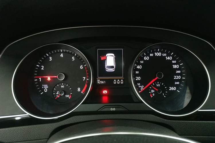 Used Volkswagen Variant 2018 380TSI Two-Wheel Drive Comfort Edition Odometer Close Up