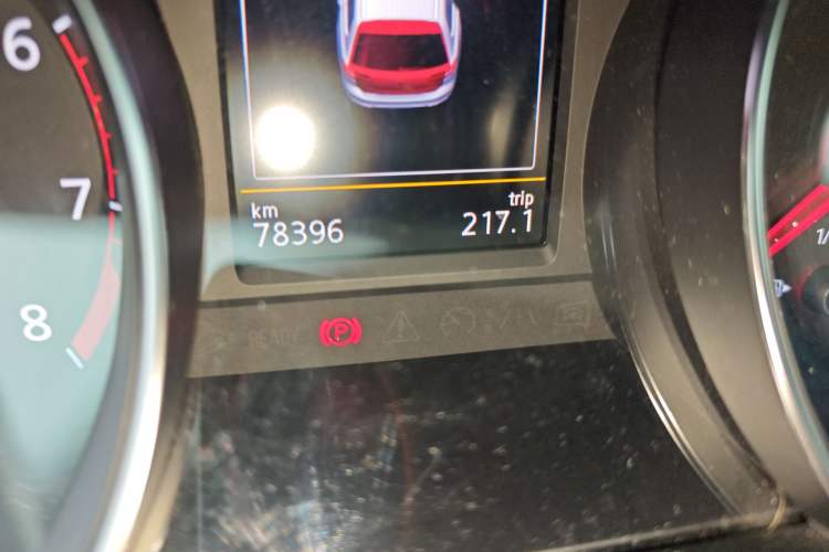 Used Volkswagen Variant 2018 380TSI Two-Wheel Drive Comfort Edition Odometer Close Up
