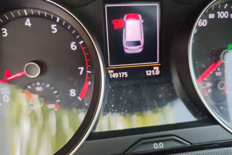 Used Volkswagen Variant 2018 380TSI Two-Wheel Drive Comfort Edition Odometer Close Up