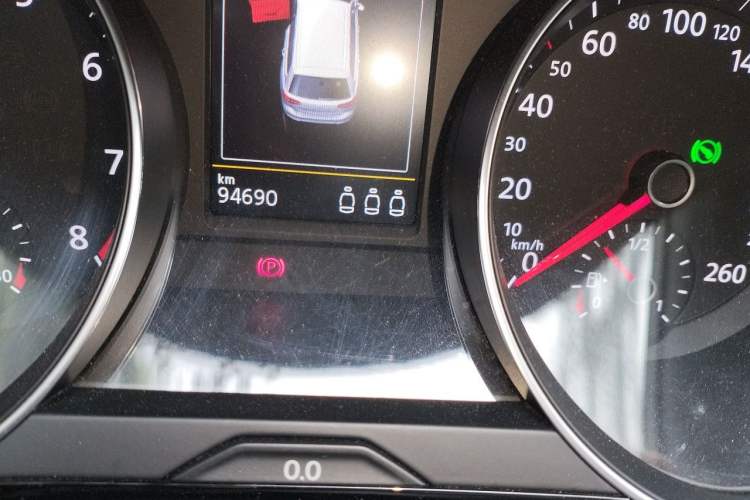 Used Volkswagen Variant 2018 380TSI Two-Wheel Drive Comfort Edition Odometer Close Up