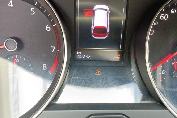 Used Volkswagen Variant 2018 380TSI Two-Wheel Drive Comfort Edition Odometer Close Up
