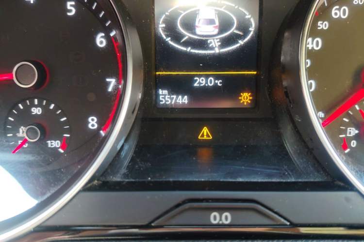 Used Volkswagen Variant 2018 380TSI Two-Wheel Drive Comfort Edition Odometer Close Up