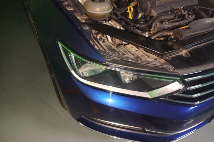 Used Volkswagen Variant 2018 380TSI Two-Wheel Drive Comfort Edition Right Front Headlight