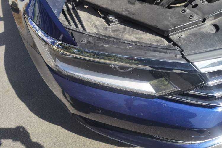 Used Volkswagen Variant 2018 380TSI Two-Wheel Drive Comfort Edition Right Front Headlight
