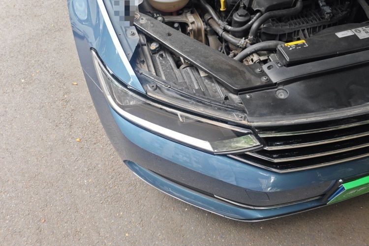 Used Volkswagen Variant 2018 380TSI Two-Wheel Drive Comfort Edition Right Front Headlight