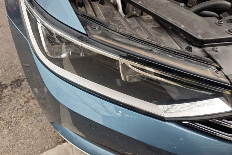 Used Volkswagen Variant 2018 380TSI Two-Wheel Drive Comfort Edition Right Front Headlight