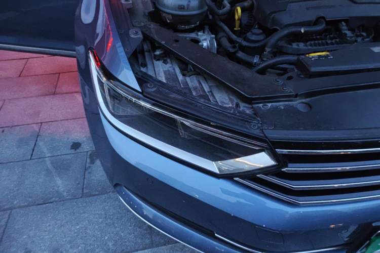 Used Volkswagen Variant 2018 380TSI Two-Wheel Drive Comfort Edition Right Front Headlight