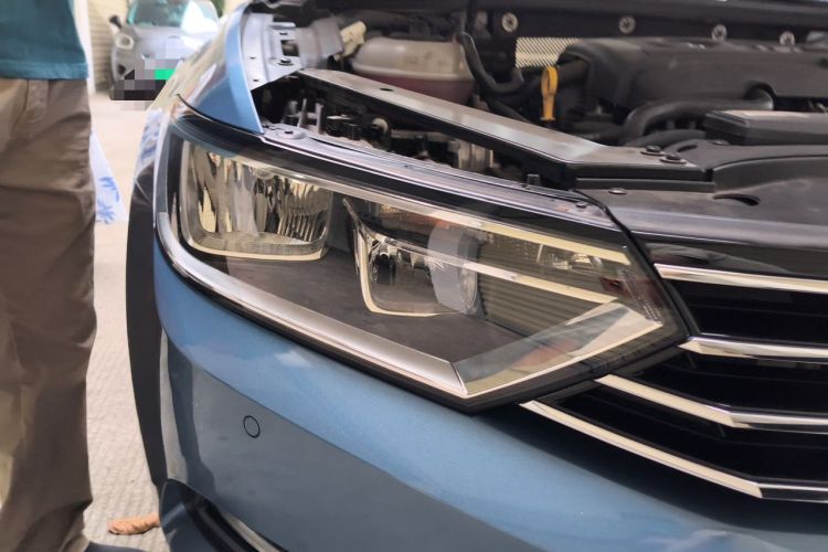 Used Volkswagen Variant 2018 380TSI Two-Wheel Drive Comfort Edition Right Front Headlight