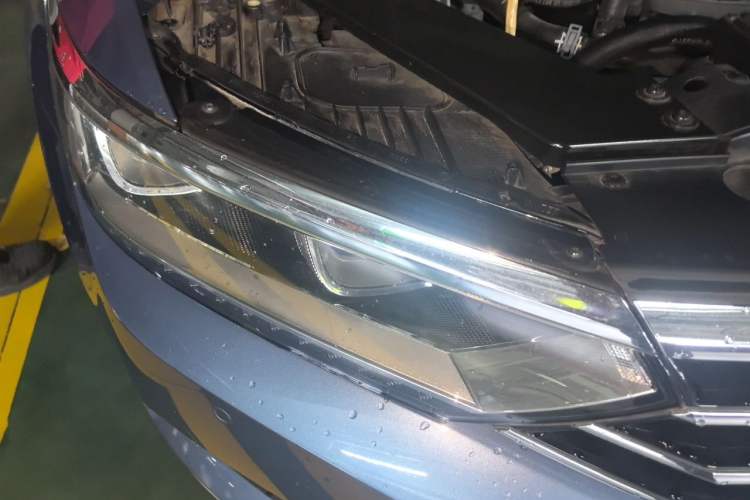 Used Volkswagen Variant 2018 380TSI Two-Wheel Drive Comfort Edition Right Front Headlight
