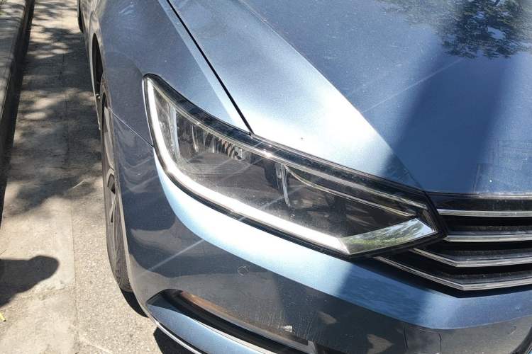 Used Volkswagen Variant 2018 380TSI Two-Wheel Drive Comfort Edition Right Front Headlight