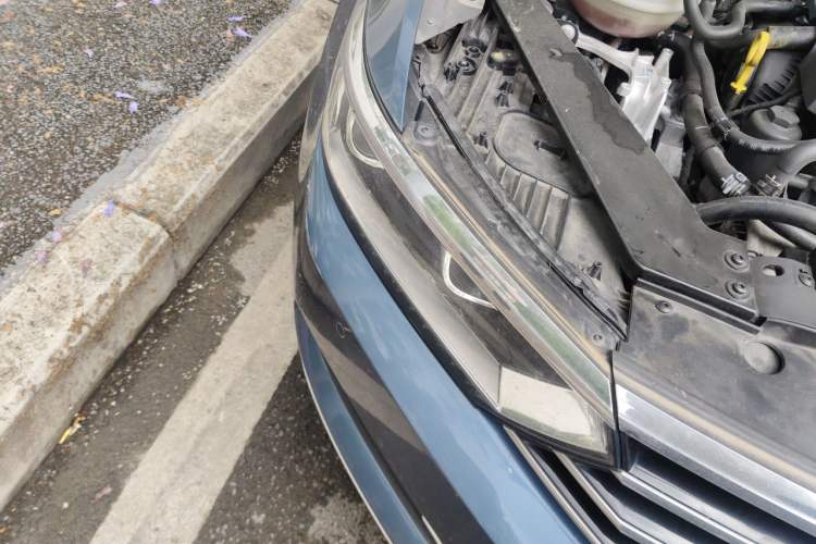 Used Volkswagen Variant 2018 380TSI Two-Wheel Drive Comfort Edition Right Front Headlight