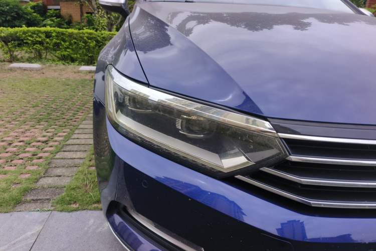 Used Volkswagen Variant 2018 380TSI Two-Wheel Drive Comfort Edition Right Front Headlight