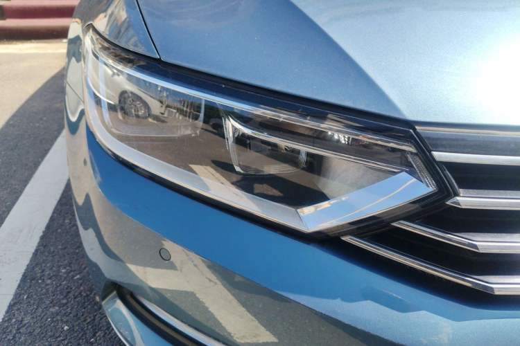 Used Volkswagen Variant 2018 380TSI Two-Wheel Drive Comfort Edition Right Front Headlight