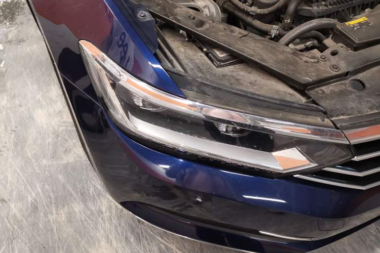 Used Volkswagen Variant 2018 380TSI Two-Wheel Drive Comfort Edition Right Front Headlight