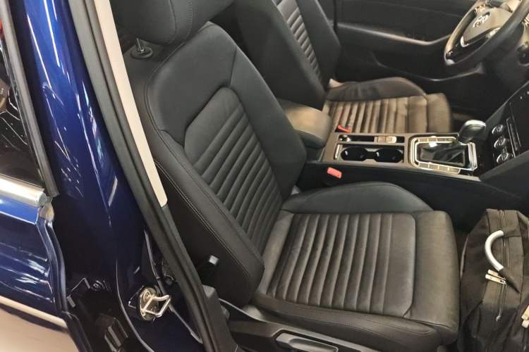 Used Volkswagen Variant 2018 380TSI Two-Wheel Drive Comfort Edition Right Front Seat