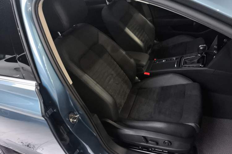 Used Volkswagen Variant 2018 380TSI Two-Wheel Drive Comfort Edition Right Front Seat