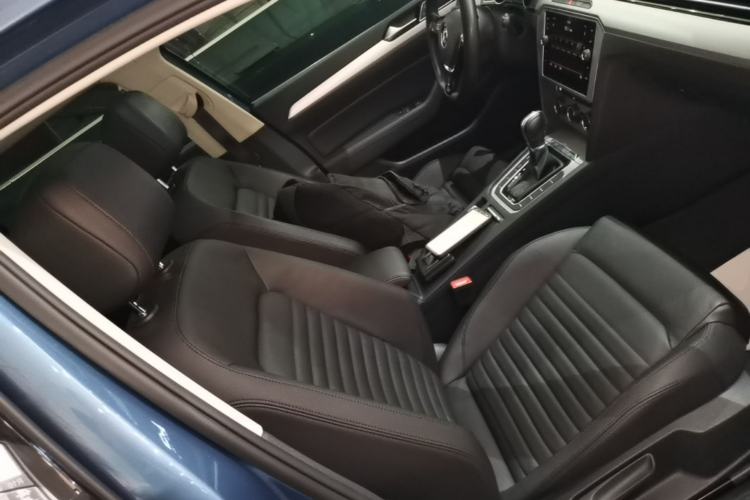 Used Volkswagen Variant 2018 380TSI Two-Wheel Drive Comfort Edition Right Front Seat