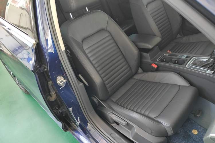 Used Volkswagen Variant 2018 380TSI Two-Wheel Drive Comfort Edition Right Front Seat